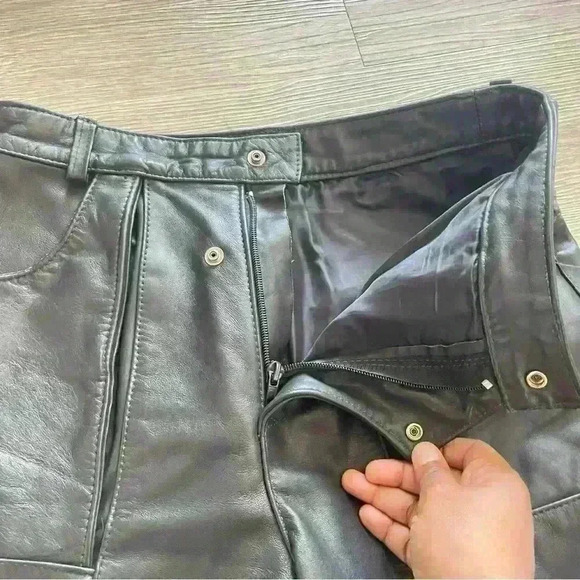 BLACK LEATHER PANT  MADE IN CANADA CLASSY SIZE 14 - Picture 13 of 15